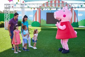 7.5 Mr. Potato's Showtime Arena Peppa Pig Theme Park